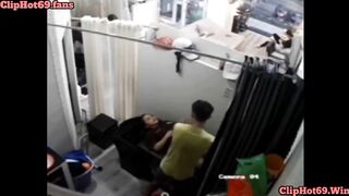 Hack cam, E khách hàng bị quản lý móc lồn bú lồn khi thay đồ