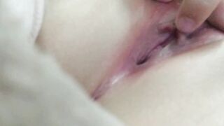 em xuân ái *** thủ dâm xoa hột le lồn non múp