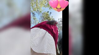 Quay lén dưới váy em gái váy trắng