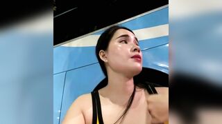 Chị mbbg đi tập thể dục bị trai trẻ gạ show lồn trên live