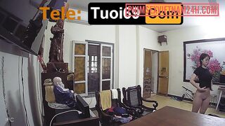 Hack cam em gái vú to thả rông ở trong nhà