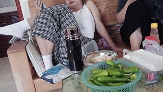 Áo trắng làm a lo lắng