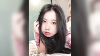 gạ được e rau non siêu xinh show vú đã xinh vú còn to hồng như này cặc nào chịu đc
