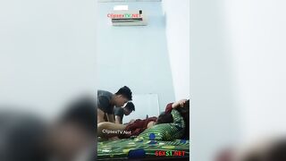 Lén qua phòng đụ con bạn thân ko mặc quần lộ lông lồn sướng vl ra