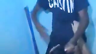 E gái Việt bị thg Tây Châu Phi ép bú cu lút cán ở Campuchia