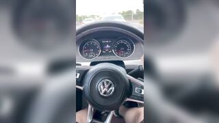 Hắn Vừa Chạy Xe Vừa Được Nhỏ Thư Ký Thích Làm Tiểu Tam Giúp Giải Tỏa!