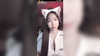 Bé Mèo đáng yêu thủ dâm