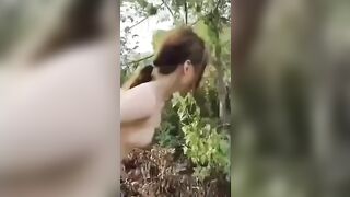 Dụ dỗ em học sinh mới lớn vào rừng rồi chịch