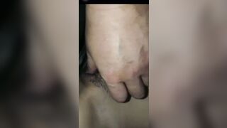 Loạn luân lén địt đứa em gái họ lúc nửa đêm bị em nó phát hiện tí thì đi