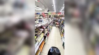 Đưa em ny *** đi thủ dâm nơi công cộng