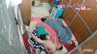 Hack camera con ngủ rồi hai vợ chồng mình chiến nhé, chứ em nứng quá rùi