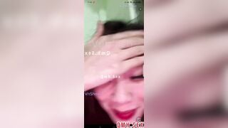 Múi Mít malilinh lần đầu show vú cho fan xem đúng 1 phút vì ngại .