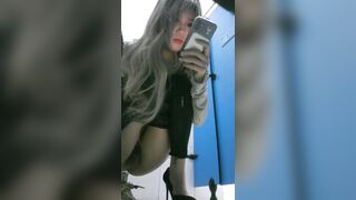 Thiên thần đi đái cũng phải như thiên thần