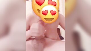 Anh yếu quá em chỉ dam bú sự cho anh đụ anh rút kh kịp :))