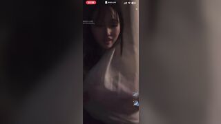 Em gái china live bigo phô dâm cho các ạn xem