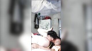 Đang bú lồn em hàng xóm thì chồng em nó gọi về địt luôn cho đã