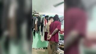 Thw bạn thân sục, Con bạn cho djt xuất trong xong rửa cu luôn sướng vl