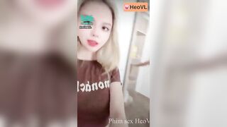Ngon vkl, E teen nhảy Tiktok vạch áo thủ dâm lút cán bắn nước