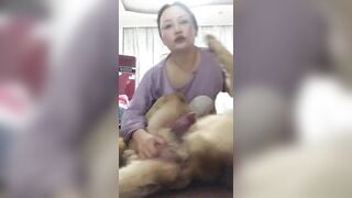 Gái dâm trung quốc bú cu chó, khiến cho xuất tinh