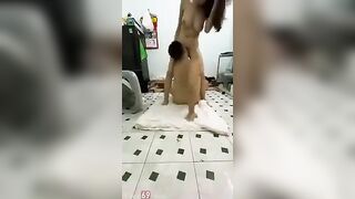 Đg thủ dâm bị thg bạn phát hiện djt tung lồn non dâm và cái kết