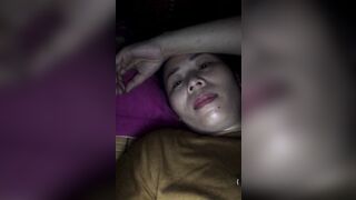 Mượn điện thoại chị dâu thì vô tình thấy video này