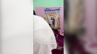 Lén xem sex sục cu bị con bạn thân phát hiện cho djt tung lồn