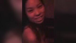 2 girl thác loạn nhau trong quán karaoke