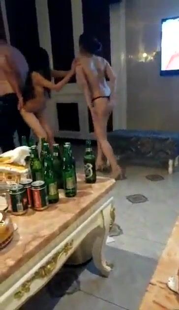 Hot girl dancer karaoke