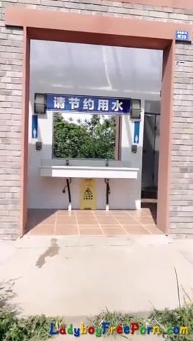 Chinase cam girl LiuTing public toilet fuck