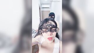 Bethuw livestream thủ dâm chưa đủ sướng cần thêm anh trai chịch mới đủ phê