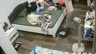 Hách cam mẹ vợ tắm xong cởi chuồng trong phòng vú to