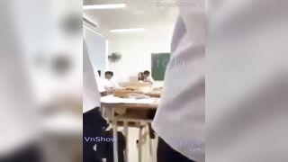 Vụ cô giáo và học sinh hun nhau đang hot trên mạng nè