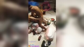 Quan hệ với em gái mông to
