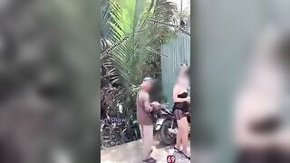 Độc lạ, Myhanh2000 Mặc Xuyên thấu bán vé số gạ chú bóp vú móc lồn