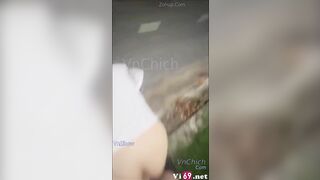 Đang đi thì bé 2k4 đòi dừng xe chơi public giữa đường, thật là cảm giác
