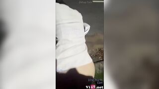 Đang đi thì bé 2k4 đòi dừng xe chơi public giữa đường, thật là cảm giác