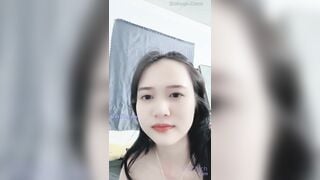 YYlive thoxinh2006 vú to livestream show hàng tâm sự với fans