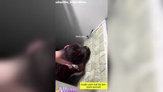 Phát hiện đôi học sinh đị nhau trong TTTM bị phát hiện và cái kết 2