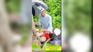 Quay lén Đang đi vô tình dã ngoại thấy cặp đôi địt nhau -