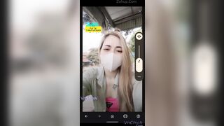 Kiếm tiền bất chấp e gái ra đường vác ghế thủ dâm người đi qua phát hiện