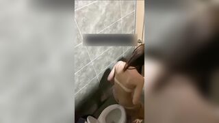 Quay lén gái đi đái tập 5