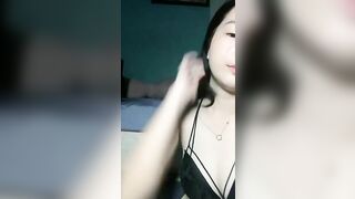 Em gái Indonesia 19 tuổi có núm vú màu hồng