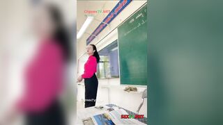 Ai được 10 điểm thì cô giáo cho djt xuất tinh lên mặt nhé