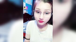 Em gái Việt #LamLucky #YYLive xinh đẹp livestream khoe thân show hàng lam only