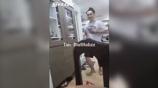 Đg nấu ăn bị thg bạn Tốc váy bóp vú sờ lồn djt trong bếp