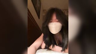 Nhỏ em gái non tơ, mình dây tập show livestream kiếm thêm thu nhập nè!