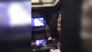 Thác loạn, Karaoke khoả thân thủ dâm nhảy djt nhau sướng vl ra