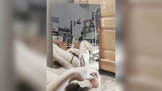 Bé hải yến 203 dạng lồn trước gương nghịch toy