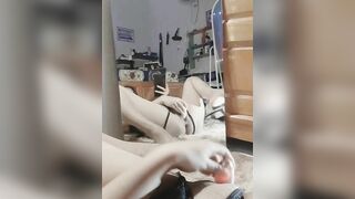 Bé hải yến 203 dạng lồn trước gương nghịch toy