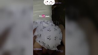Lần nào qua phòng e học sinh cx mặc lọt khe để djt ko cởi quần áo